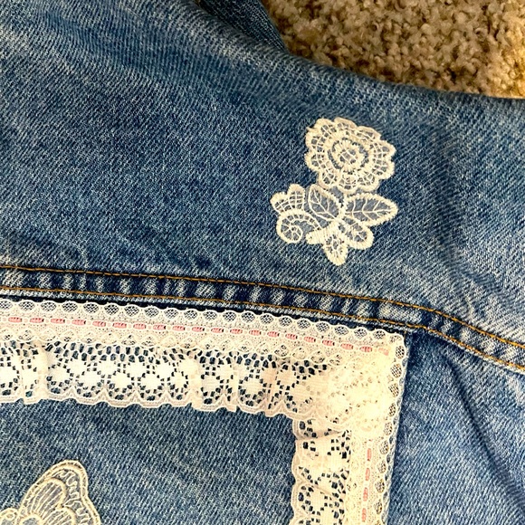 Levi’s Strauss Vintage Denim Trucker Jacket Lace Embroidered YL 16/18 Oversized - Picture 14 of 15